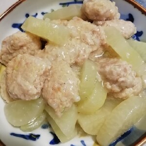 大根と玉ねぎ肉団子の煮物♪ふっくら美味♡